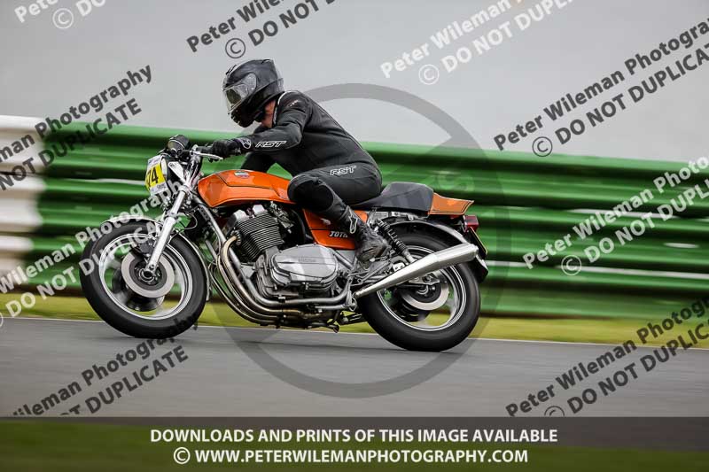 Vintage motorcycle club;eventdigitalimages;mallory park;mallory park trackday photographs;no limits trackdays;peter wileman photography;trackday digital images;trackday photos;vmcc festival 1000 bikes photographs